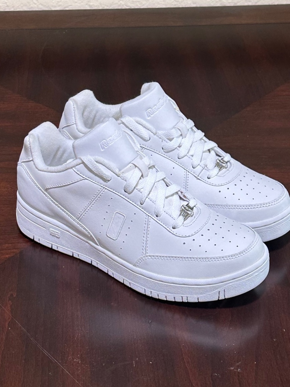 NEW Vintage Reebok NBA Downtime Low Sneakers, Size 6